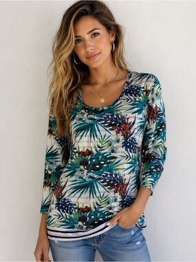 ✨ Mirror Image Tropical Print Top ✨